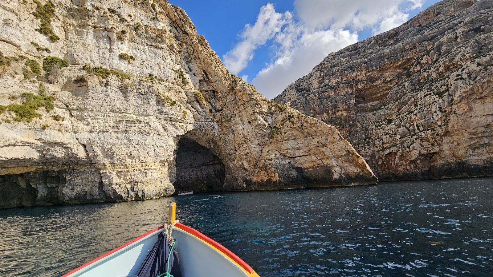 Blue Grotto z lodi